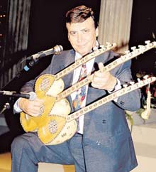 Özay Gönlüm