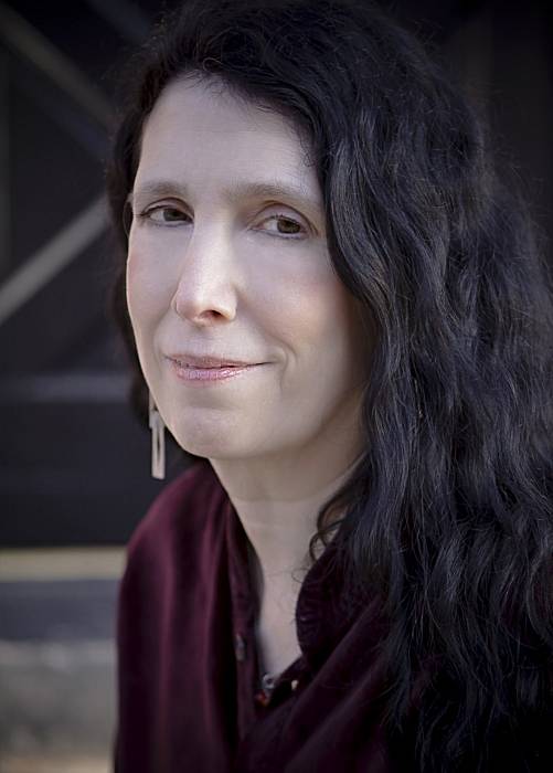 Caroline Leavitt
